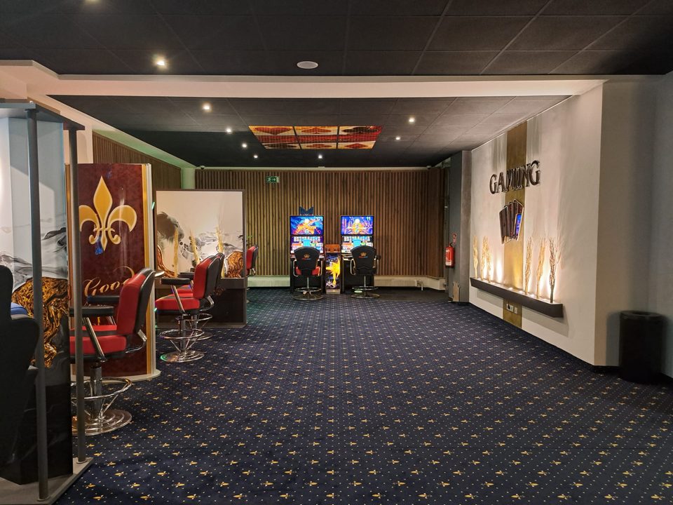 Durchgang zum Gaming-Bereich der Spielhalle Voerde